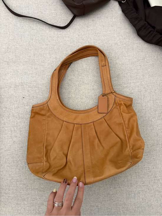 Handbags - Coach Tan Leather Shoulder Bag - Stylish Everyday Tote